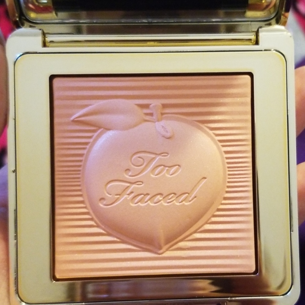 🔥ONE LEFT🔥Translucent Smoothing Finishing Powder - Picture 2 of 2